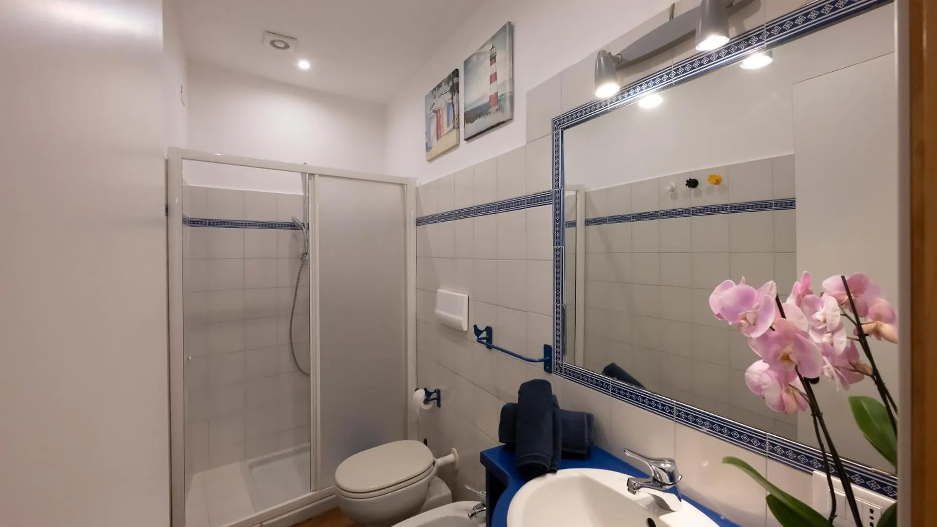 46 Santa Marta Apartment Lecco Italy